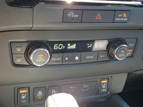 Used 2024 Nissan Frontier SV w/ Hardbody Edition AWD/4WD image 15