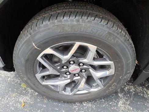 New 2026 GMC Sierra 1500 SLT w/ SLT Premium Plus Package image 13