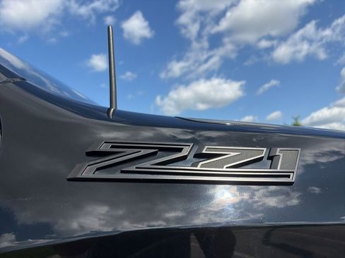 Used 2020 Chevrolet Silverado 1500 LT Trail Boss w/ Midnight Edition AWD/4WD image 24