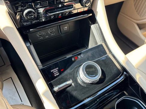 Used 2023 Jeep Grand Cherokee Limited AWD/4WD image 22