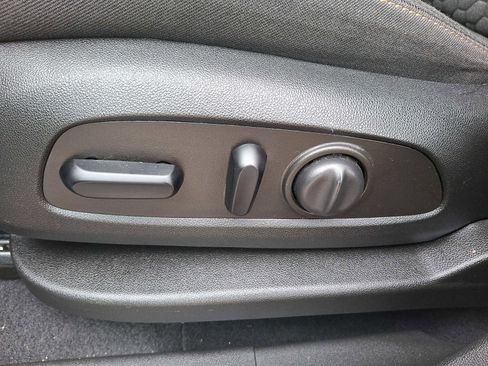 Used 2021 Chevrolet Equinox LT image 11