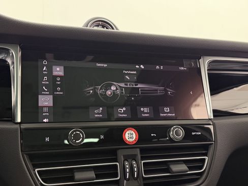 Certified 2026 Porsche Macan AWD/4WD image 43