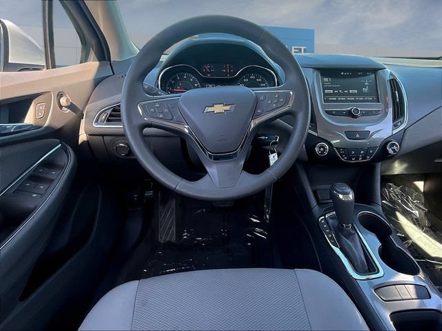 Used 2018 Chevrolet Cruze LT FWD image 10