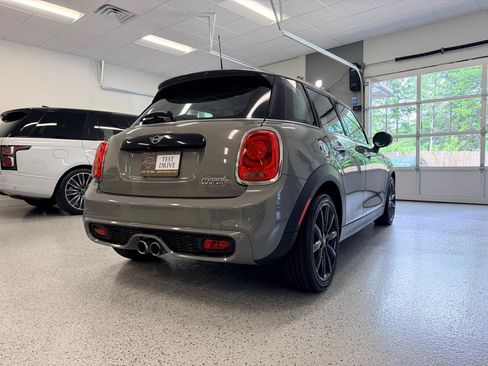 Used 2019 MINI Cooper S FWD image 9