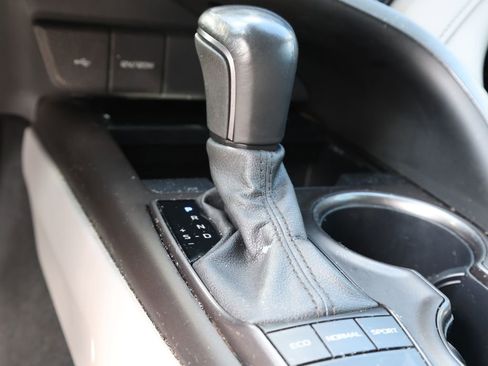 Used 2023 Toyota Camry SE w/ Convenience Package FWD image 24