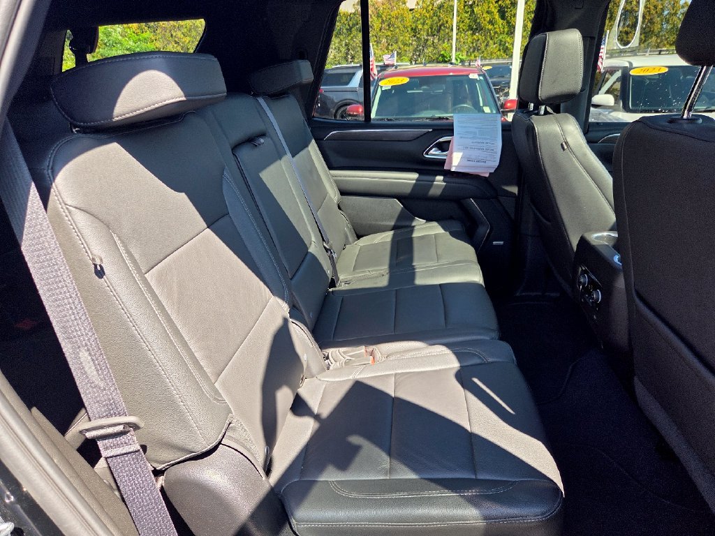 Used 2024 Chevrolet Tahoe Z71 w/ Luxury Package AWD/4WD image 31