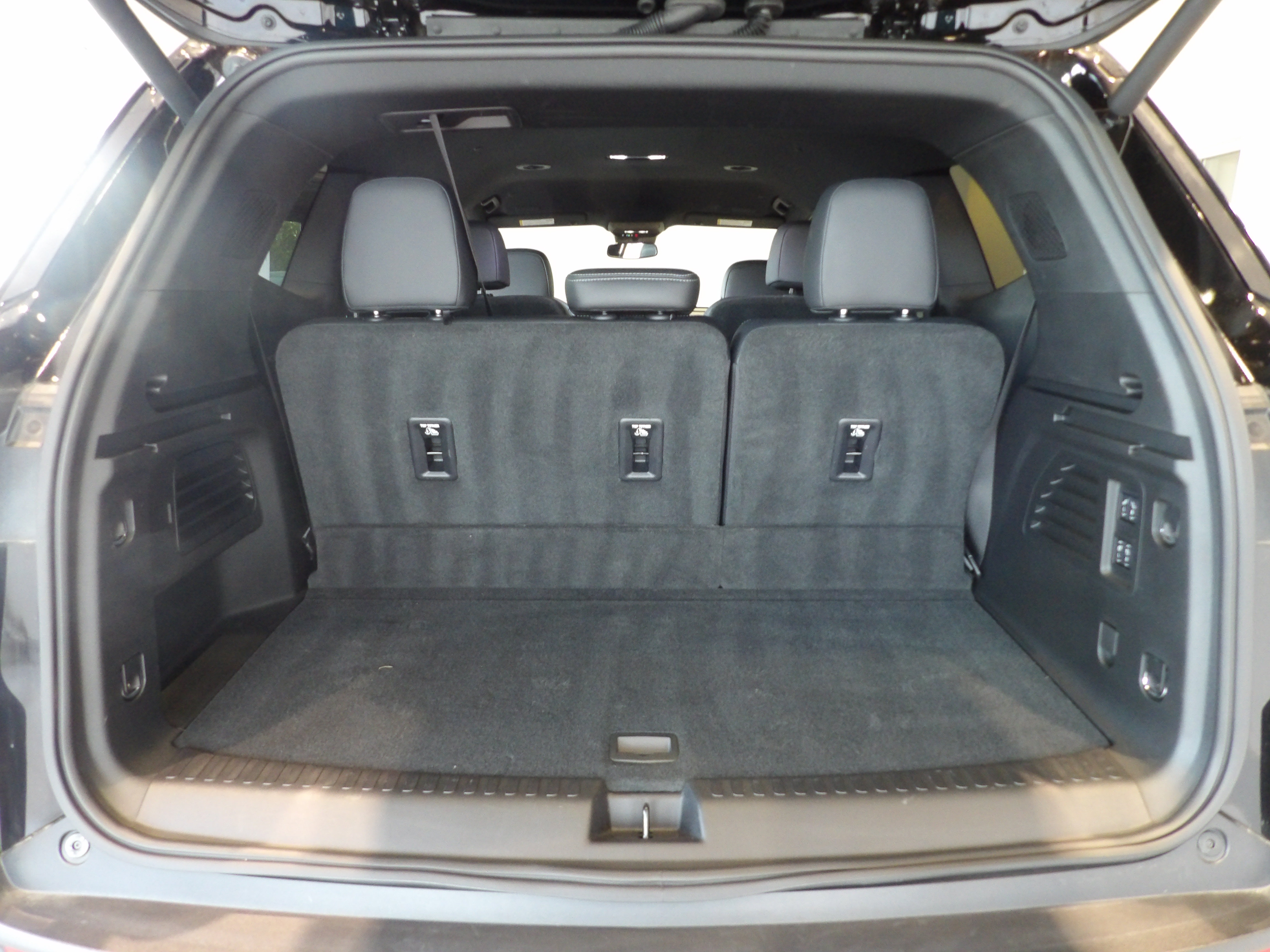 Used 2025 Buick Enclave Preferred w/ Power Package AWD/4WD image 23