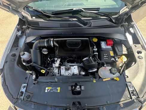 Used 2025 Jeep Compass Limited image 32