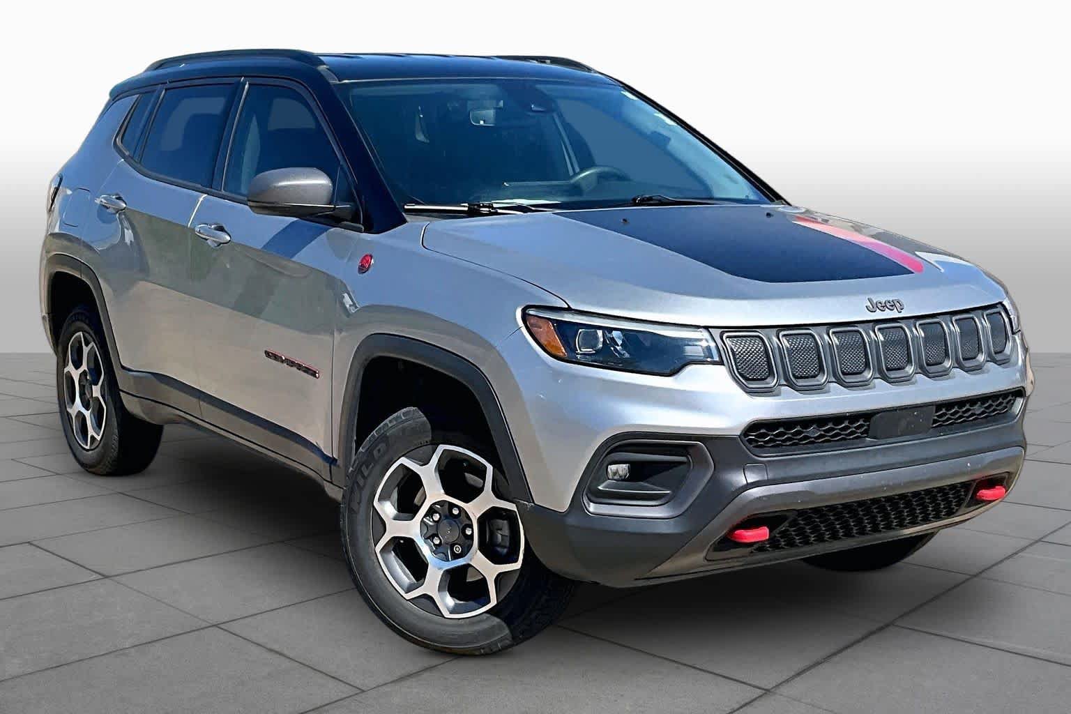 Used 2022 Jeep Compass Trailhawk w/ Trailhawk Elite Group AWD/4WD image 3