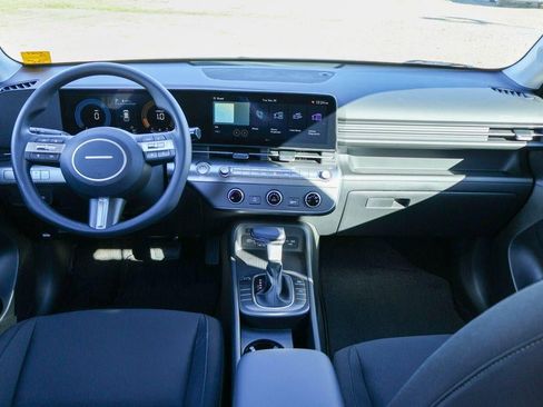 New 2026 Hyundai Kona SE image 6