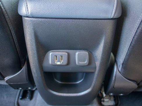 Used 2020 Chevrolet Colorado Z71 AWD/4WD image 13