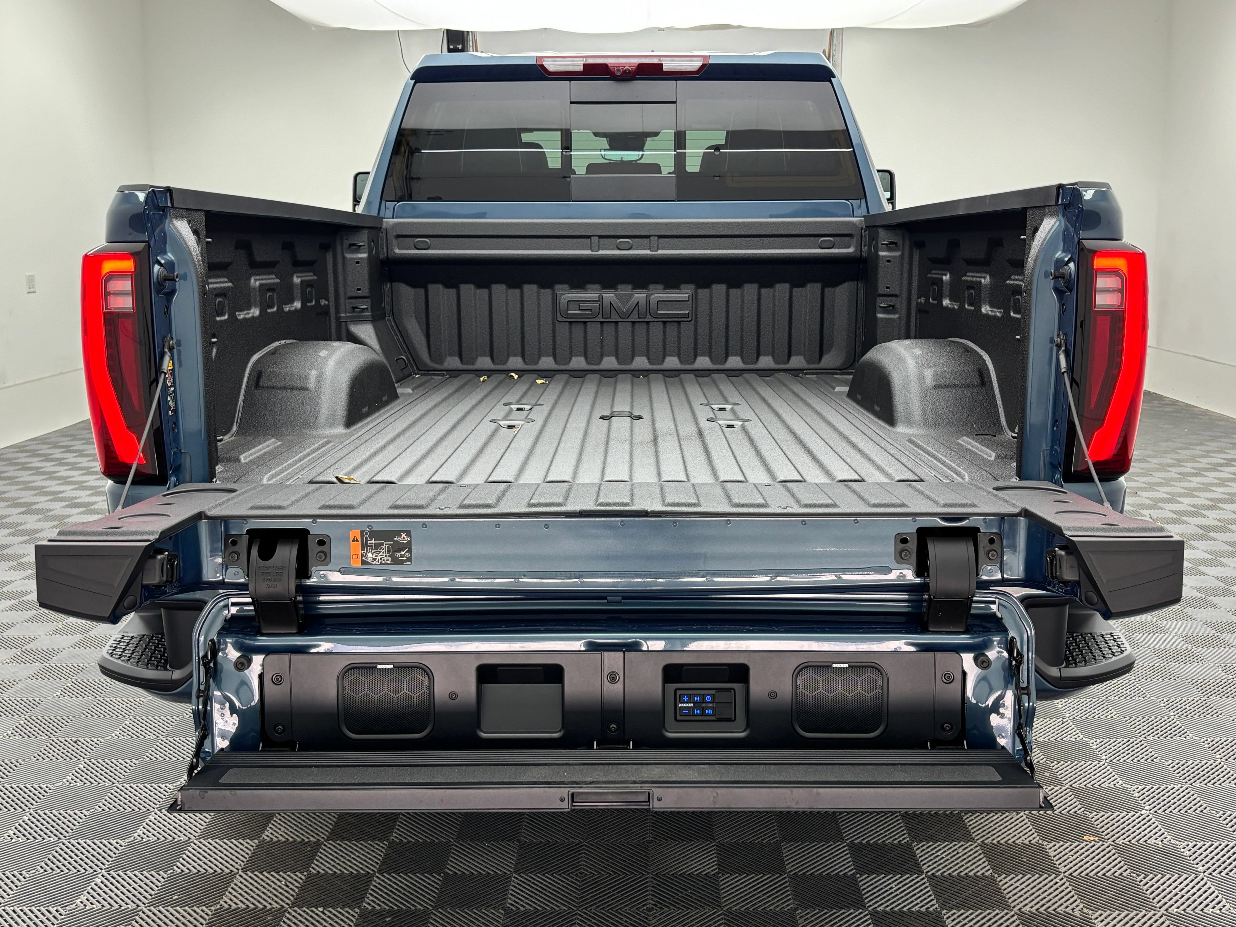 New 2026 GMC Sierra 2500 Denali Ultimate AWD/4WD image 12