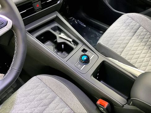 New 2026 Volkswagen Tiguan S image 10