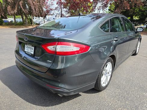 Used 2016 Ford Fusion SE FWD image 4