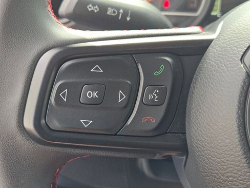Used 2025 Jeep Wrangler Unlimited Rubicon AWD/4WD image 32