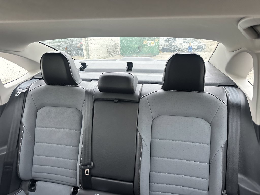 Used 2025 Volkswagen Jetta SE FWD image 18