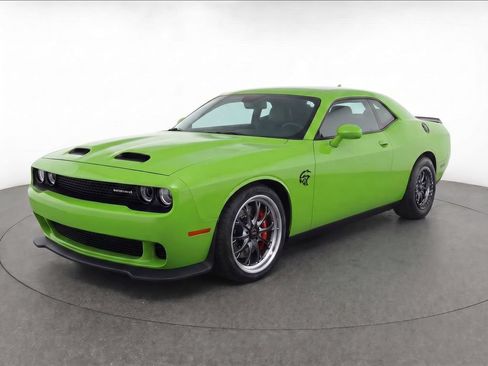 Used 2023 Dodge Challenger SRT Hellcat RWD image 2