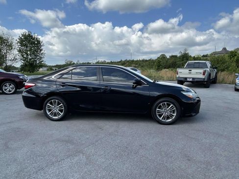 Used 2017 Toyota Camry SE FWD image 2