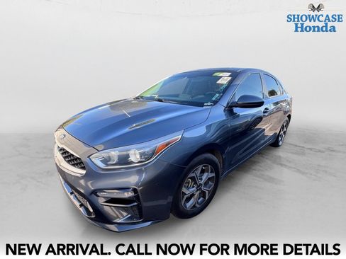 Used 2020 Kia Forte LXS FWD image 2
