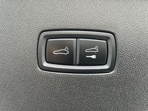 Used 2024 Porsche Cayenne Coupe image 38