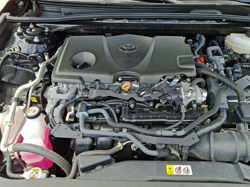 Used 2025 Toyota Camry SE FWD image 29