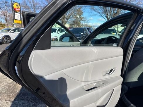 Certified 2025 Hyundai Elantra SEL w/ Cargo Package image 37