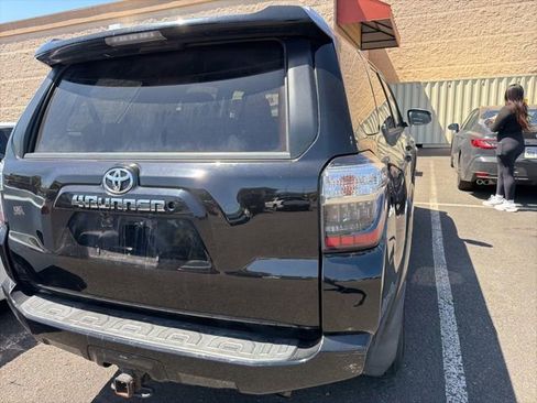 Used 2015 Toyota 4Runner SR5 AWD/4WD image 8
