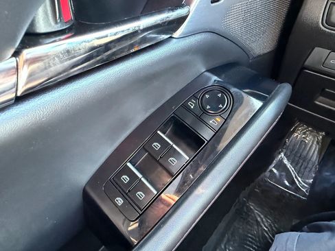 Used 2023 MAZDA MAZDA3 s FWD image 29
