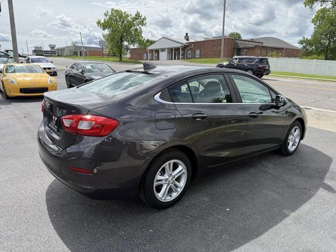 Used 2017 Chevrolet Cruze LT FWD image 7