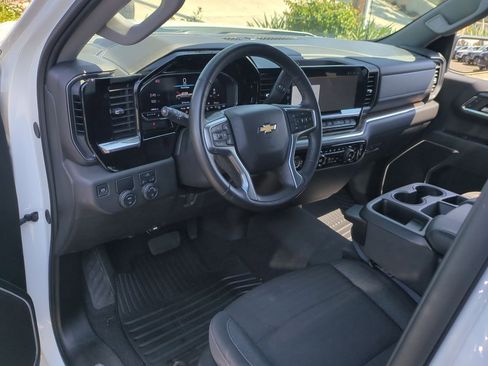 Used 2024 Chevrolet Silverado 1500 LT RWD image 10