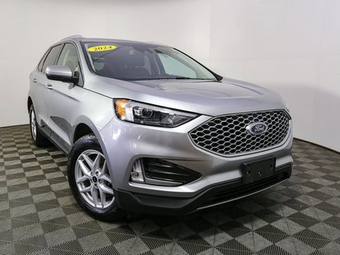 Used 2024 Ford Edge SEL w/ Convenience Package image 3