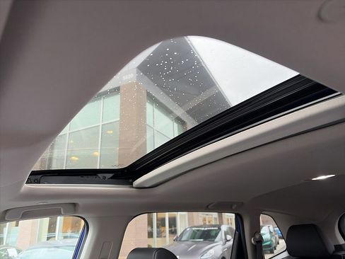 Used 2023 Honda CR-V EX-L image 6