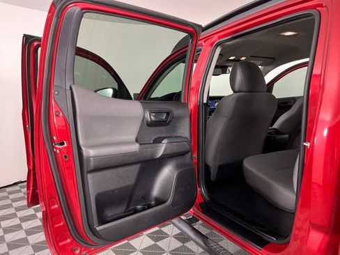 Used 2021 Toyota Tacoma SR AWD/4WD image 40