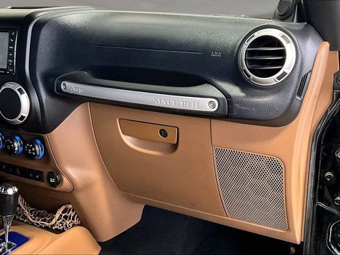 Used 2012 Jeep Wrangler Rubicon w/ Dual Top Group image 18