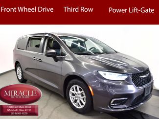 Used 2023 Chrysler Pacifica Touring-L video 1
