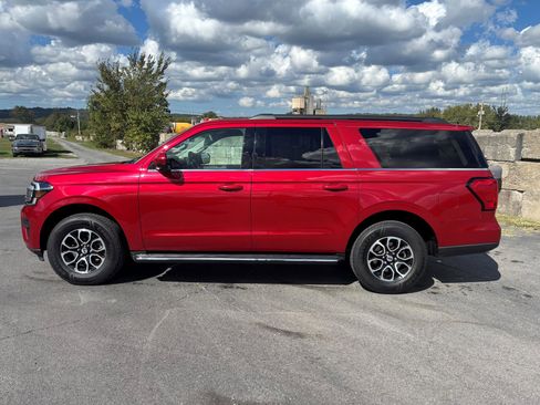 Used 2022 Ford Expedition Max XLT image 4