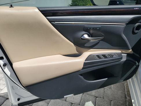 Used 2021 Lexus ES 350 w/ Premium Package FWD image 9