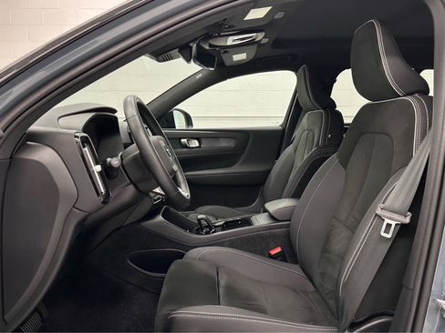 Used 2023 Volvo XC40 Recharge Plus w/ Protection Package Premier image 11