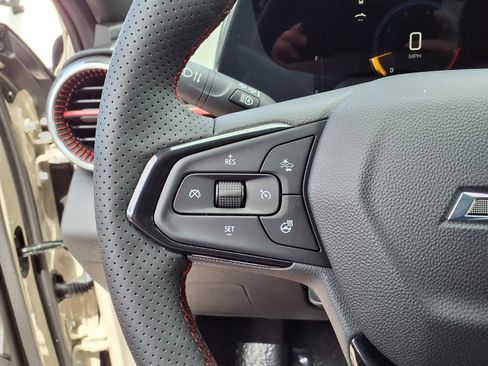 New 2026 Chevrolet Trax RS w/ Sunroof Package image 19