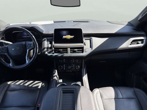 Used 2022 Chevrolet Suburban RST w/ Luxury Package image 12