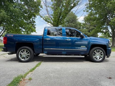 Used 2017 Chevrolet Silverado 1500 High Country AWD/4WD image 3