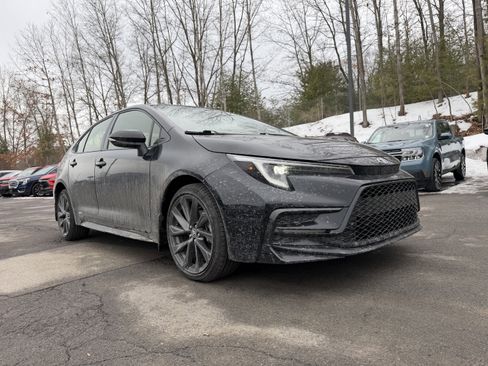 Used 2025 Toyota Corolla SE image 11