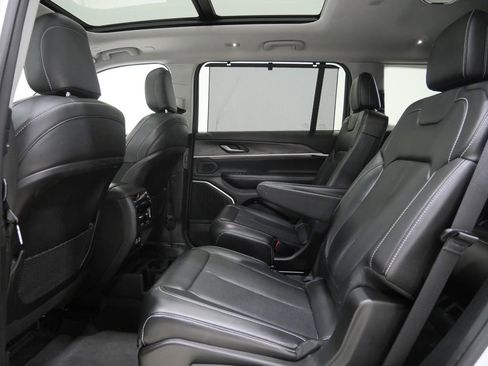 Used 2022 Jeep Grand Cherokee L Limited w/ Luxury Tech Group II image 26