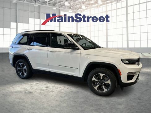 Used 2024 Jeep Grand Cherokee Limited 4xe AWD/4WD image 7