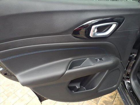 New 2026 Jeep Compass Latitude image 13