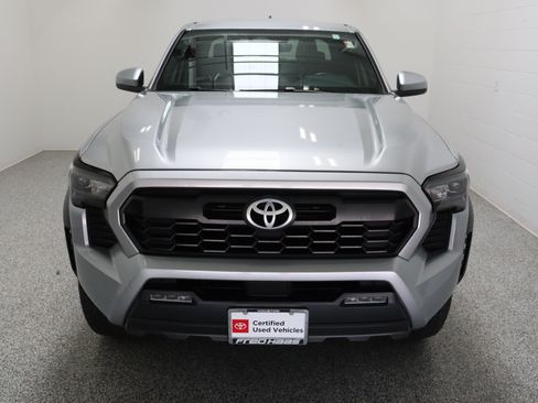 Certified 2024 Toyota Tacoma TRD Off-Road AWD/4WD image 3