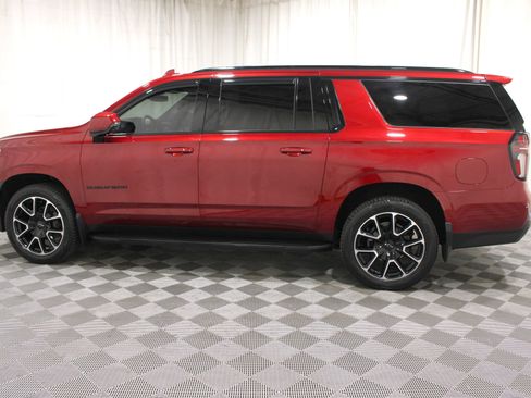 Used 2024 Chevrolet Suburban RST w/ Luxury Package AWD/4WD image 36