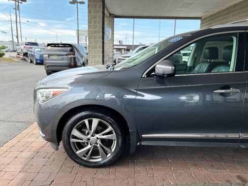 Used 2013 INFINITI JX35 AWD w/ Premium Pkg image 6