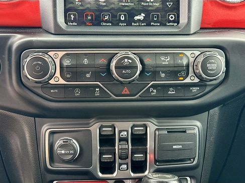 Used 2021 Jeep Wrangler Unlimited Rubicon AWD/4WD image 16
