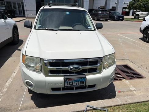 Used 2010 Ford Escape XLT FWD image 3